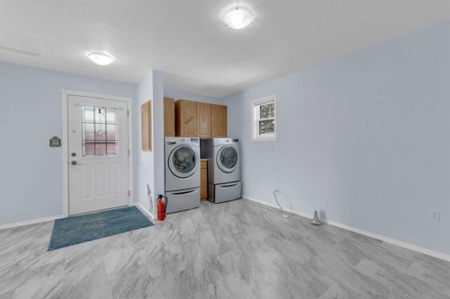 39228 Range Road 255, Rural Lacombe County, AB - Indoor Photo Showing Laundry Room
