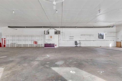 39228 Range Road 255, Rural Lacombe County, AB - Indoor Photo Showing Garage