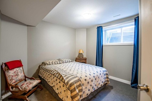 60 Vincent Close, Red Deer, AB - Indoor Photo Showing Bedroom