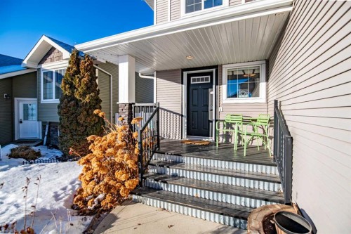 60 Vincent Close, Red Deer, AB - Outdoor With Exterior