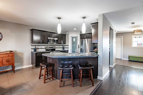 60 Vincent Close, Red Deer, AB - Indoor Photo Showing Kitchen With Stainless Steel Kitchen With Upgraded Kitchen