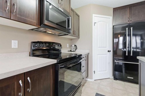116 Jones Crescent, Red Deer, AB - Indoor Photo Showing Kitchen