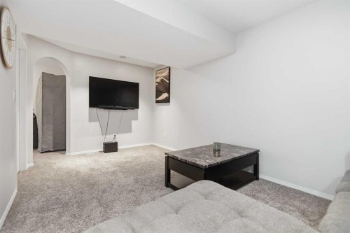 116 Jones Crescent, Red Deer, AB - Indoor Photo Showing Other Room