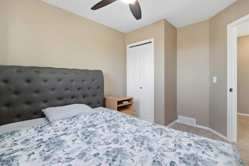 116 Jones Crescent, Red Deer, AB - Indoor Photo Showing Bedroom