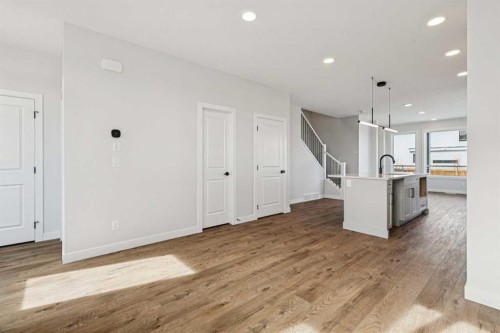 9 Treeline Avenue Sw, Calgary, AB - Indoor Photo Showing Kitchen