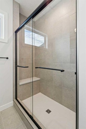 9 Treeline Avenue Sw, Calgary, AB - Indoor Photo Showing Bathroom