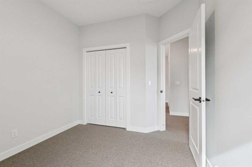 9 Treeline Avenue Sw, Calgary, AB - Indoor Photo Showing Other Room