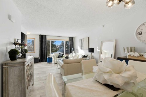 101 Erickson Drive, Red Deer, AB - Indoor Photo Showing Living Room