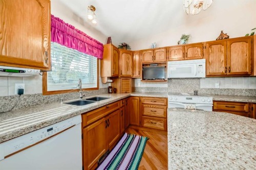 182 Donnelly Crescent, Red Deer, AB - Indoor Photo Showing Kitchen With Double Sink
