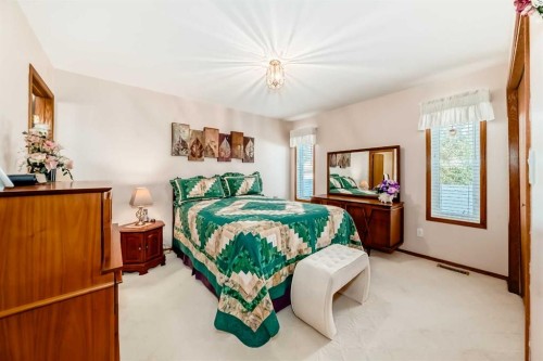 182 Donnelly Crescent, Red Deer, AB - Indoor Photo Showing Bedroom