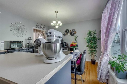 39 Poplar Crescent, Springbrook, AB - Indoor Photo Showing Laundry Room