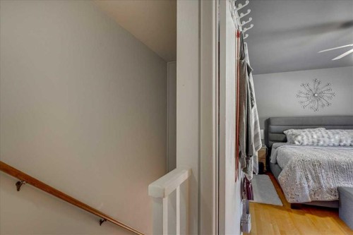 39 Poplar Crescent, Springbrook, AB - Indoor