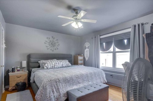 39 Poplar Crescent, Springbrook, AB - Indoor Photo Showing Bedroom
