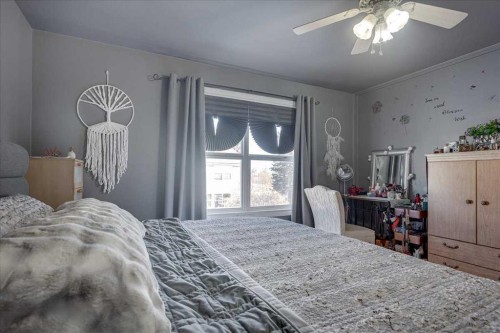 39 Poplar Crescent, Springbrook, AB - Indoor Photo Showing Bedroom