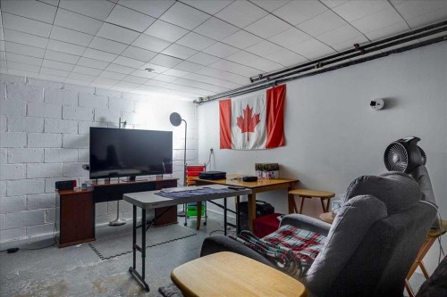 39 Poplar Crescent, Springbrook, AB - Indoor