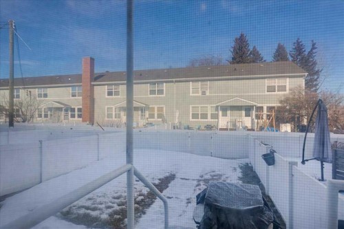 39 Poplar Crescent, Springbrook, AB - Outdoor