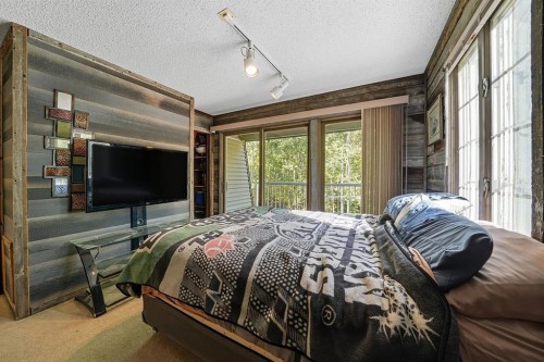 120 Birchcliff Road, Birchcliff, AB - Indoor Photo Showing Bedroom