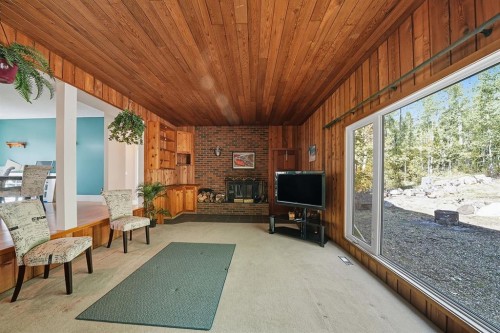 120 Birchcliff Road, Birchcliff, AB - Indoor