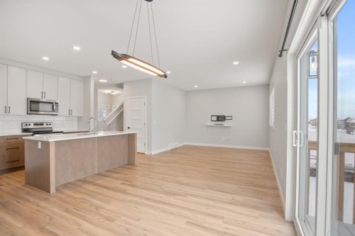38 Thayer Close, Red Deer, AB - Indoor Photo Showing Kitchen With Upgraded Kitchen
