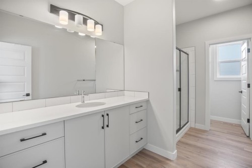 38 Thayer Close, Red Deer, AB - Indoor Photo Showing Bathroom