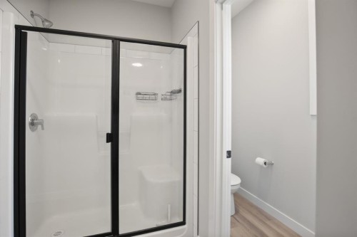 38 Thayer Close, Red Deer, AB - Indoor Photo Showing Bathroom