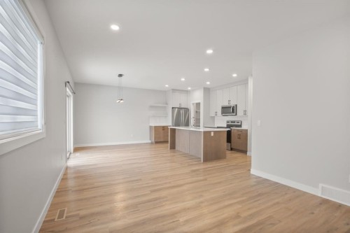 38 Thayer Close, Red Deer, AB - Indoor Photo Showing Kitchen
