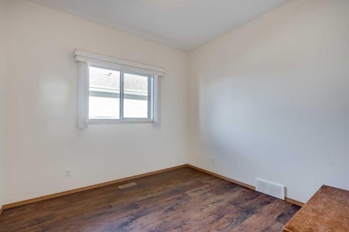 38 Kendrew Drive, Red Deer, AB - Indoor Photo Showing Other Room