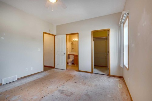 38 Kendrew Drive, Red Deer, AB - Indoor Photo Showing Other Room