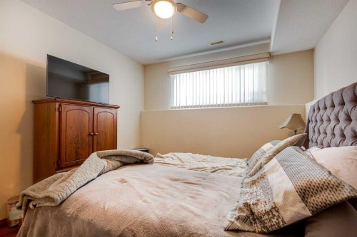 38 Kendrew Drive, Red Deer, AB - Indoor Photo Showing Bedroom