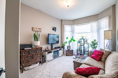 93 Dowler Street, Red Deer, AB - Indoor Photo Showing Living Room