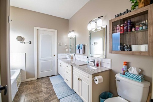 93 Dowler Street, Red Deer, AB - Indoor Photo Showing Bathroom