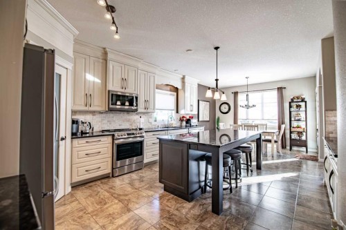 93 Dowler Street, Red Deer, AB - Indoor Photo Showing Kitchen With Upgraded Kitchen