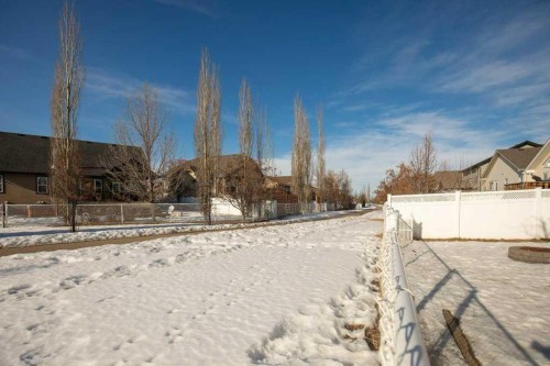 15 Issard Close, Red Deer, AB - Outdoor