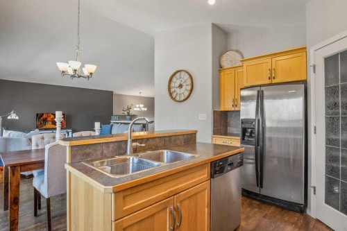 15 Issard Close, Red Deer, AB - Indoor Photo Showing Kitchen With Stainless Steel Kitchen With Double Sink