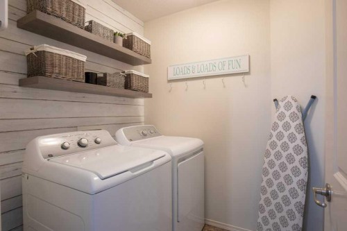 15 Issard Close, Red Deer, AB - Indoor Photo Showing Laundry Room