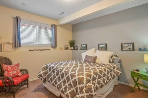 15 Issard Close, Red Deer, AB - Indoor Photo Showing Bedroom