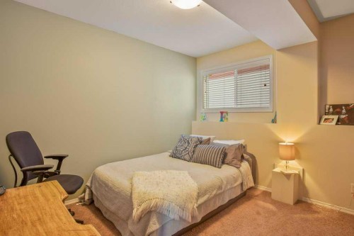 15 Issard Close, Red Deer, AB - Indoor Photo Showing Bedroom