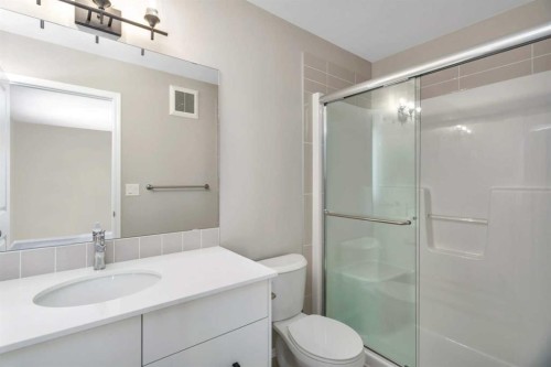 14 Anna Close, Blackfalds, AB - Indoor Photo Showing Bathroom