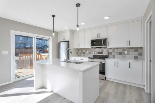 14 Anna Close, Blackfalds, AB - Indoor Photo Showing Kitchen With Upgraded Kitchen