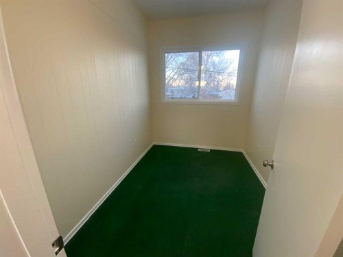 416 Arena, Trochu, AB - Indoor Photo Showing Other Room