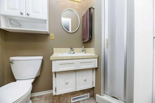 15 Waghorn Close, Red Deer, AB - Indoor Photo Showing Bathroom