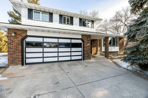 15 Waghorn Close, Red Deer, AB - Outdoor