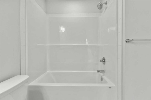 14675 1 Street Ne, Calgary, AB - Indoor Photo Showing Bathroom