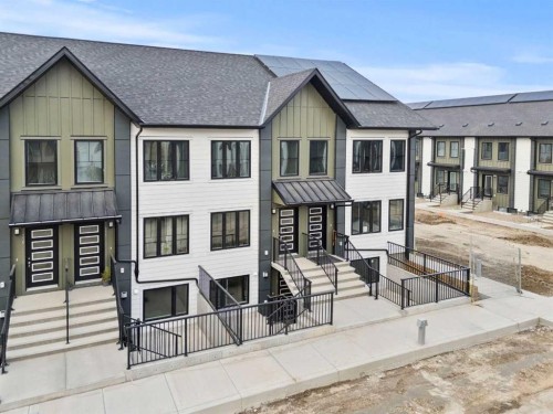 14675 1 Street Ne, Calgary, AB - Outdoor