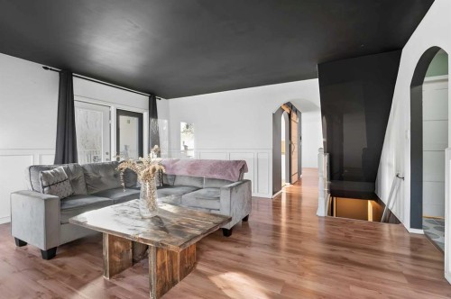 50 Denovan Crescent, Red Deer, AB - Indoor Photo Showing Living Room