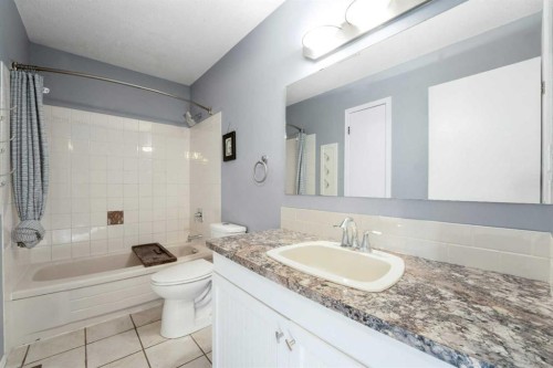 50 Denovan Crescent, Red Deer, AB - Indoor Photo Showing Bathroom