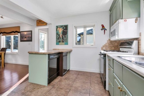 3742 44 Avenue, Red Deer, AB - Indoor Photo Showing Kitchen