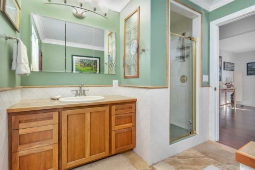 3742 44 Avenue, Red Deer, AB - Indoor Photo Showing Bathroom