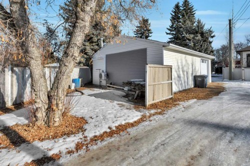 3742 44 Avenue, Red Deer, AB - Outdoor