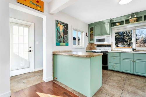 3742 44 Avenue, Red Deer, AB - Indoor Photo Showing Kitchen